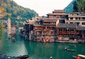 Khám phá "chốn bồng lai tiên cảnh" Trương Gia Giới và Phượng Hoàng cổ trấn