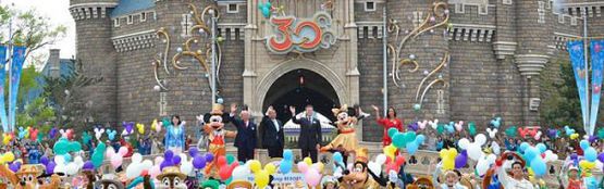 Chương trình du lịch (05 Ngày / 04 Đêm) - Hồng Kông - Đại Nhĩ Sơn - Bảo Tàng Sáp - Công viên DisneyLand khách sạn Shamrock (hoặc tương đương)